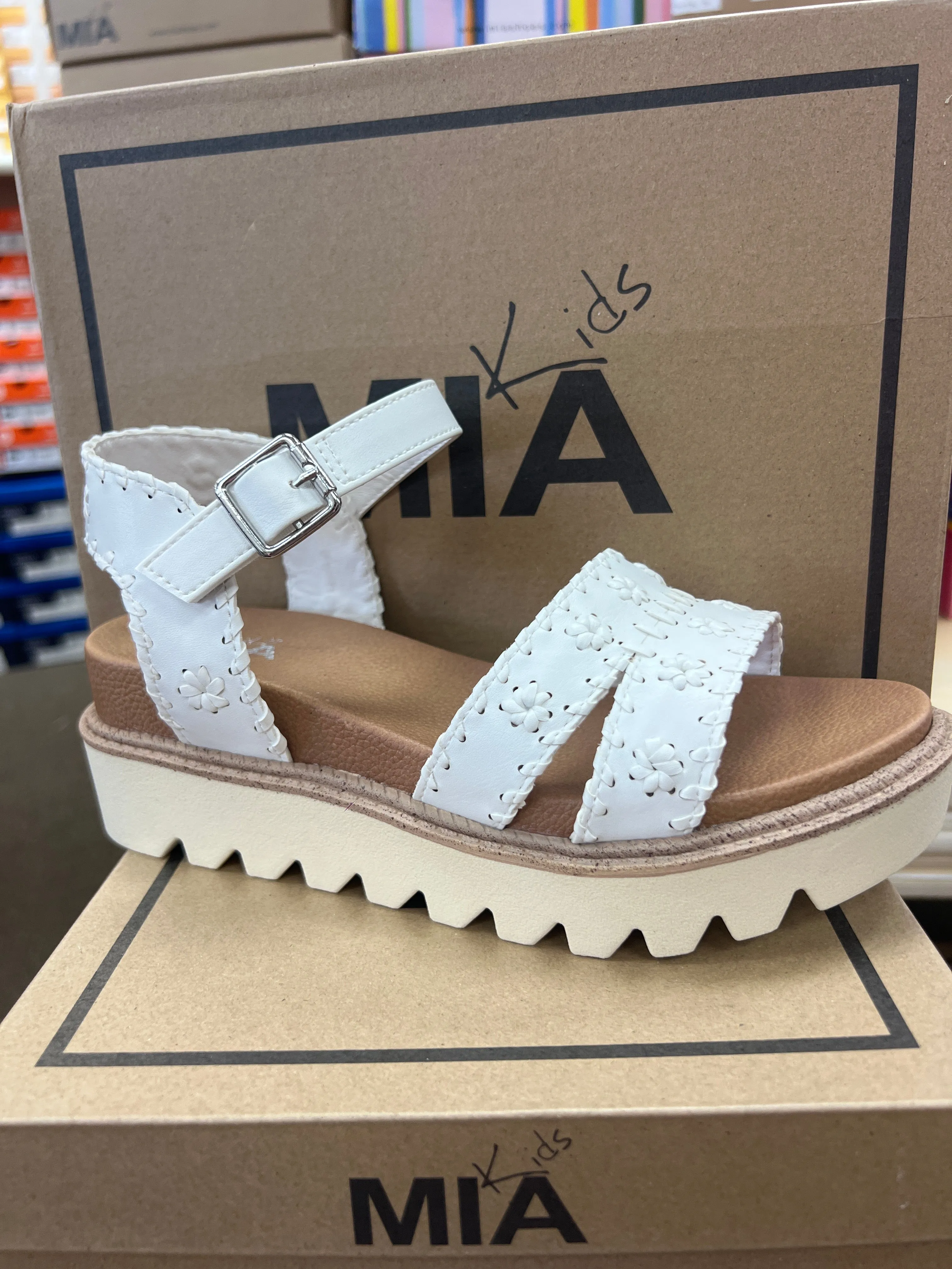 Almah white Stitched Sandal