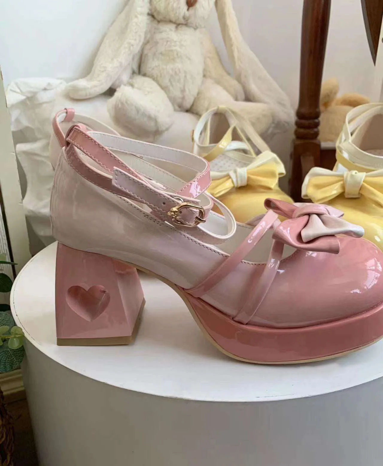 Cacao Paste EGL Gradient Bow Heart Shaped High Heels Shoes