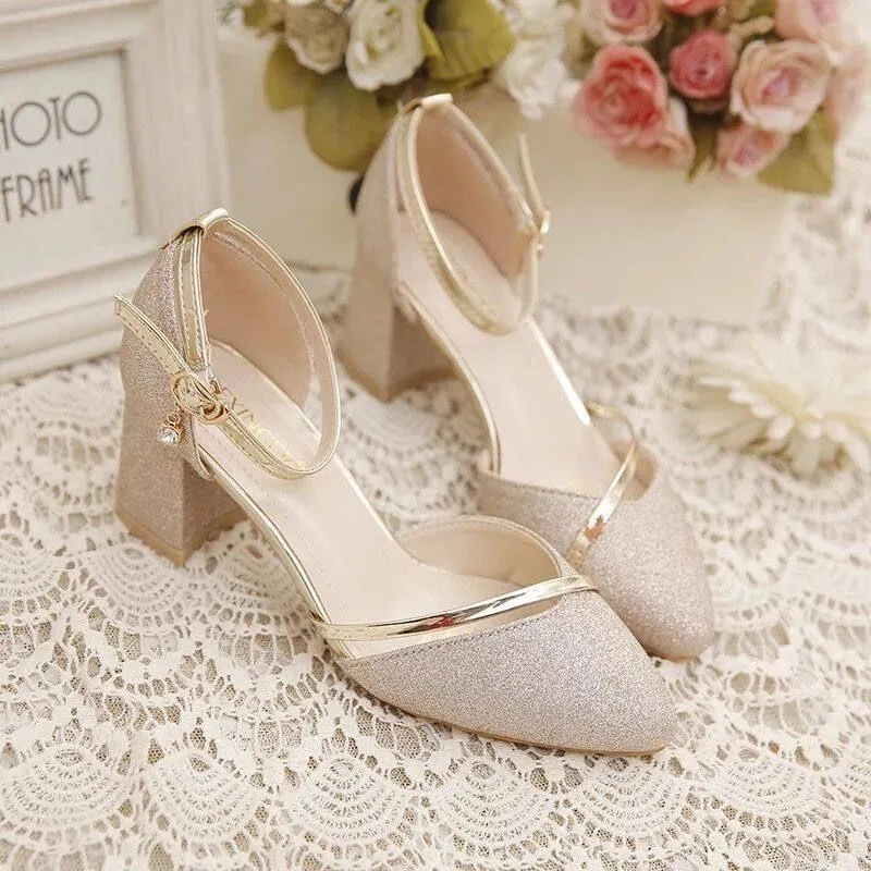Wrap Toes Middle Heel Sandals